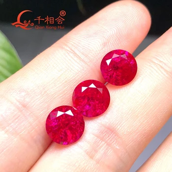 Umjetni crveni rubin dijamant-rez okruglog oblika s manjim pukotinama i inkluzije корунд slobodno teče dragulj 0